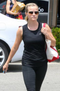 Reese Witherspoon in gym gear ready for a Pilates class